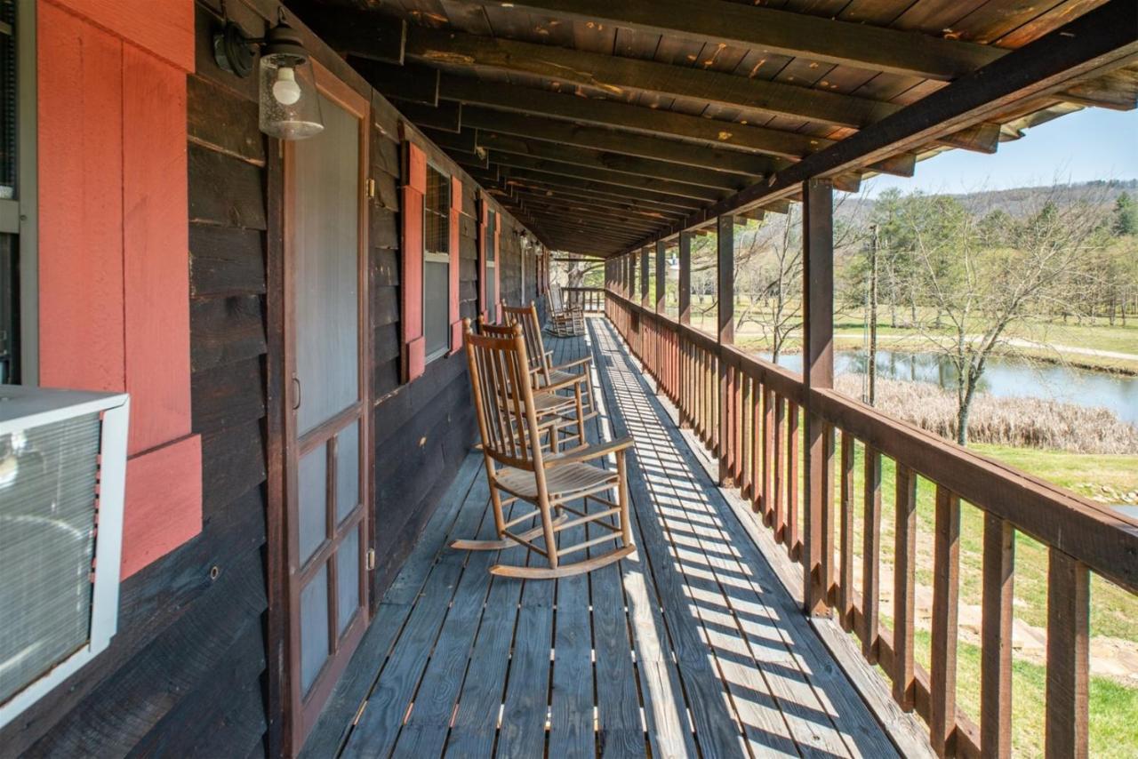 Coyote Lodge At Deerwoode Reserve Brevard Exterior photo